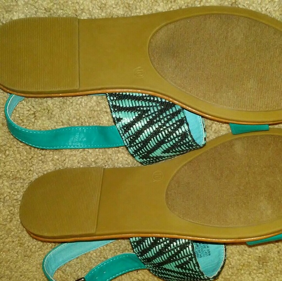 Rampage Sandles - Picture 3 of 3